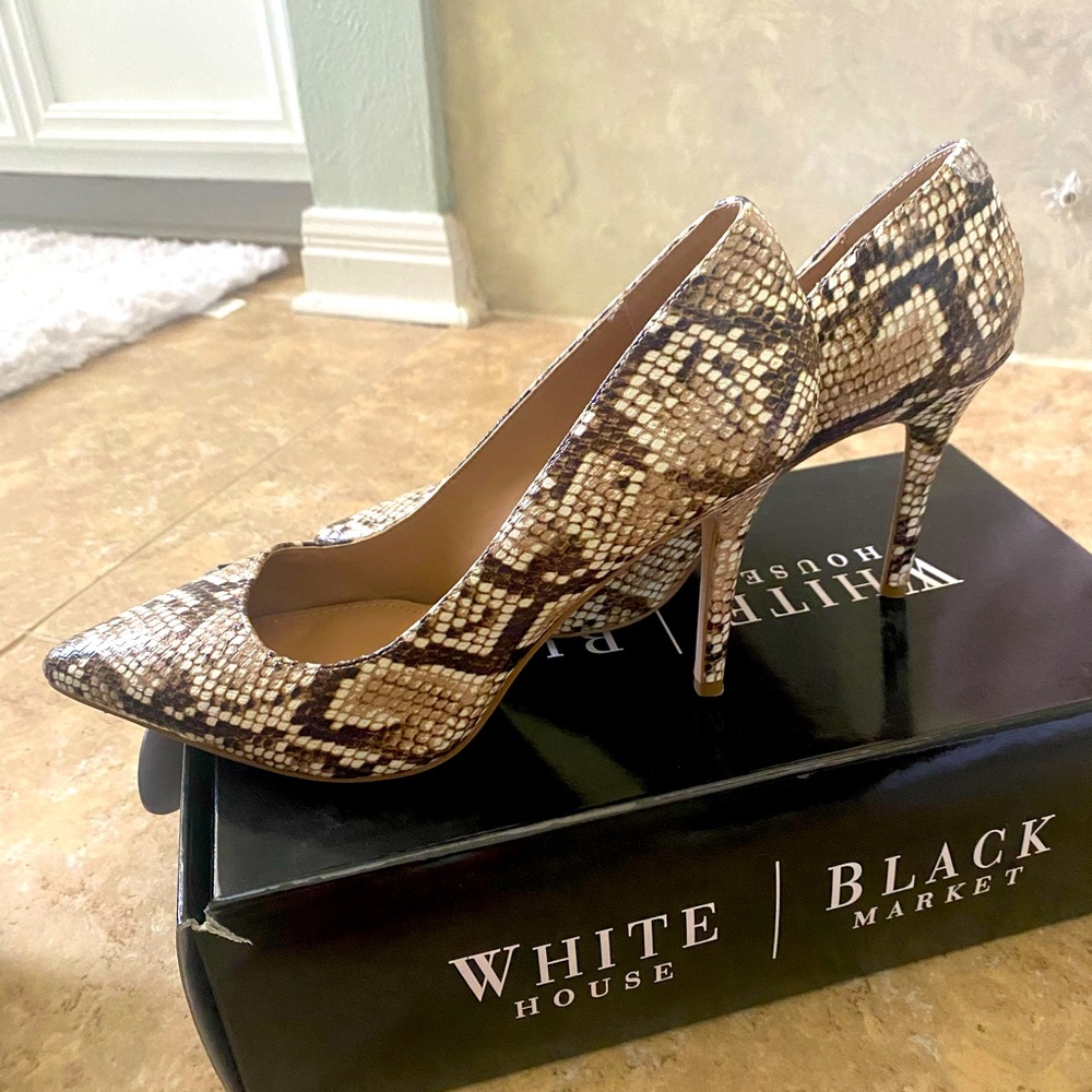Snake print heel never worn